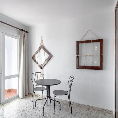 Fuer 6 Personen Ca 100 Qm In Nerja, Andalusien Costa Del Sol بيت للعطل نيرخا